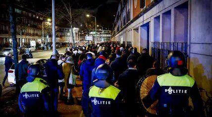 Selebrashon pa triunfo di Maroko ta kousa tenshon na Den Haag